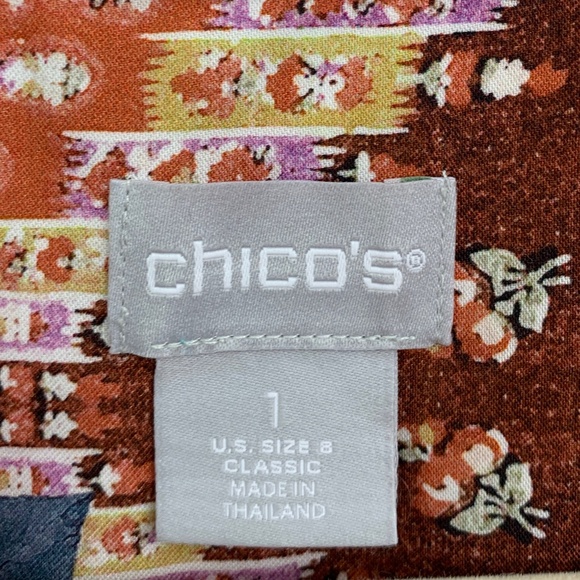 Chico's No Iron Chic Stretch Floral Flip Cuff Button Down Sz 8 - Picture 7 of 10